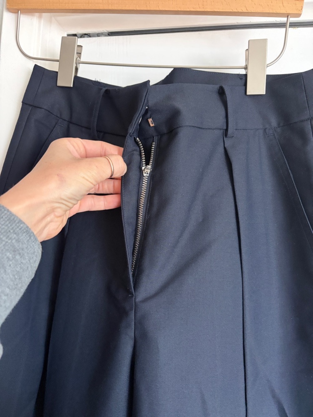 Modern Citizen Deep Navy Blu Pleated High Waisted Dress Pants Trousers - Picture 4 of 7